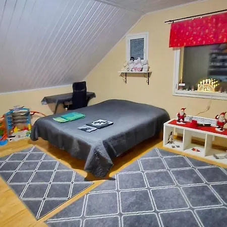 Pahta, Than Just 빌라 *