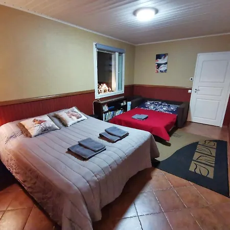 Pahta, Than Just Villa