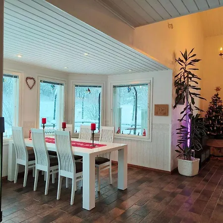 Pahta, Than Just Villa