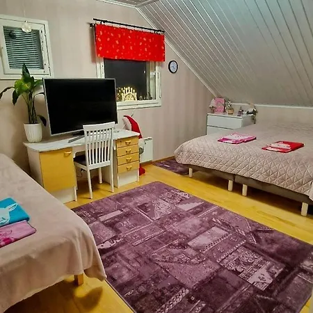 빌라 Pahta, Than Just