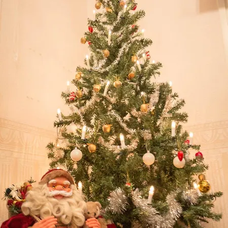 Pahta, Than Just 빌라